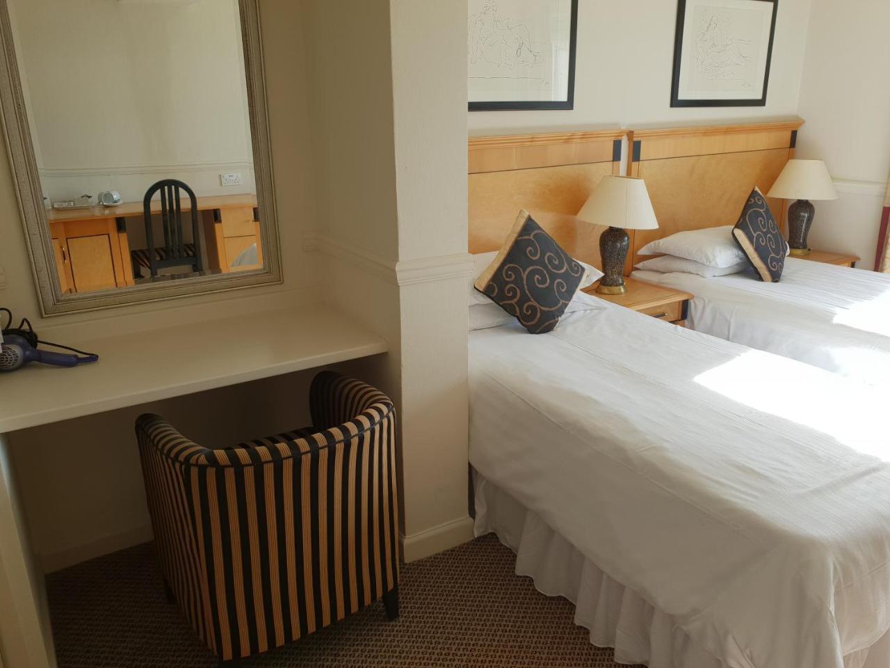 Hotel California Newquay  Bagian luar foto